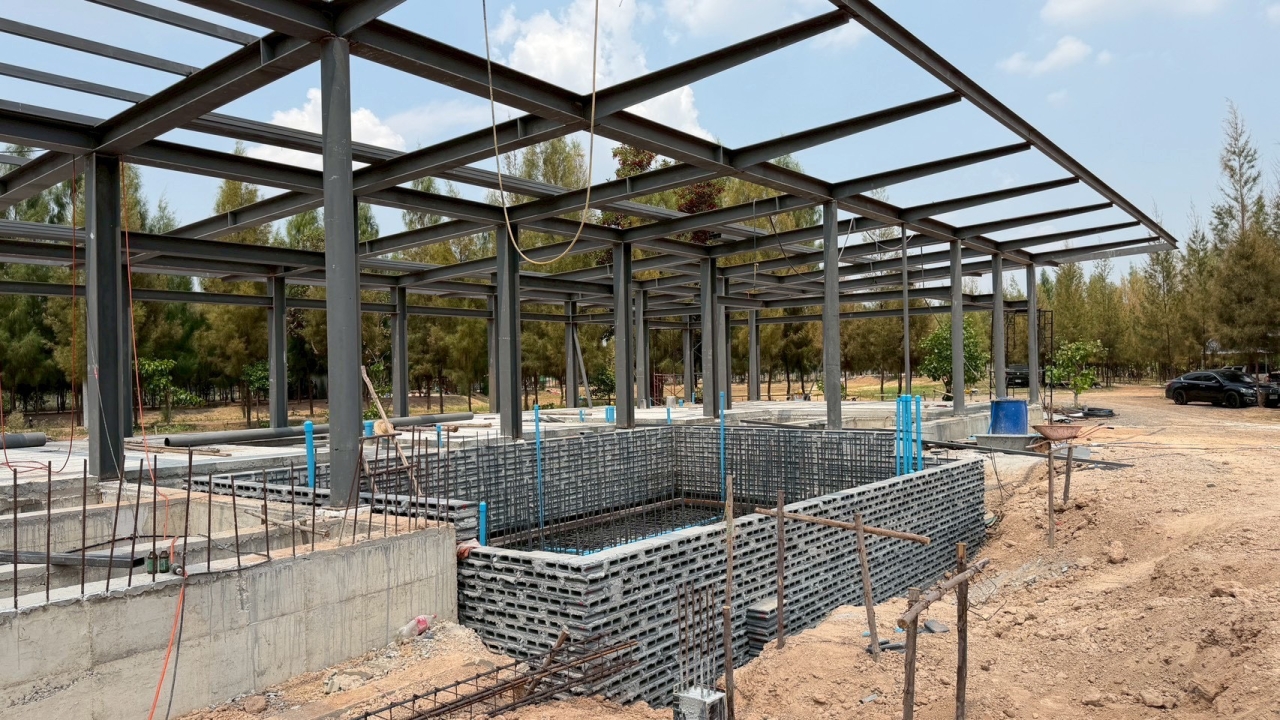 S__30163143_0.jpg - งานก่อสร้างบ้านหรูพร้อมสระว่ายน้ำ | https://tnc-design.com