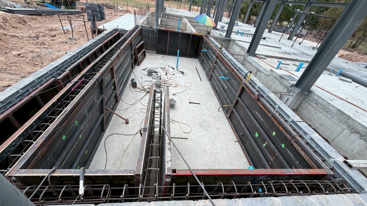 S__30163145_0.jpg - งานก่อสร้างบ้านหรูพร้อมสระว่ายน้ำ | https://tnc-design.com