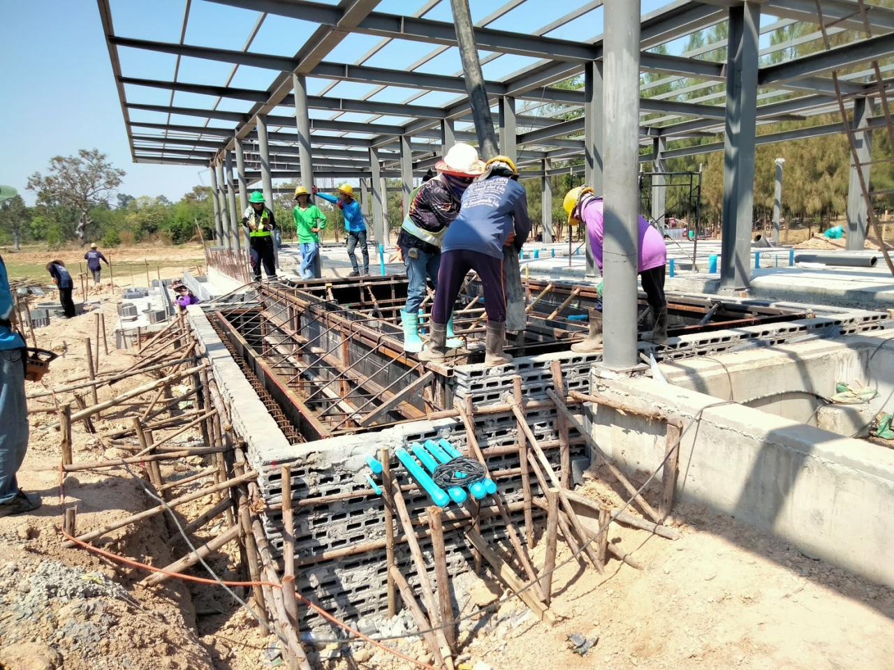 S__30163165_0.jpg - งานก่อสร้างบ้านหรูพร้อมสระว่ายน้ำ | https://tnc-design.com