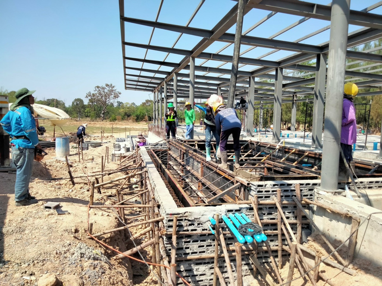 S__30163166_0.jpg - งานก่อสร้างบ้านหรูพร้อมสระว่ายน้ำ | https://tnc-design.com