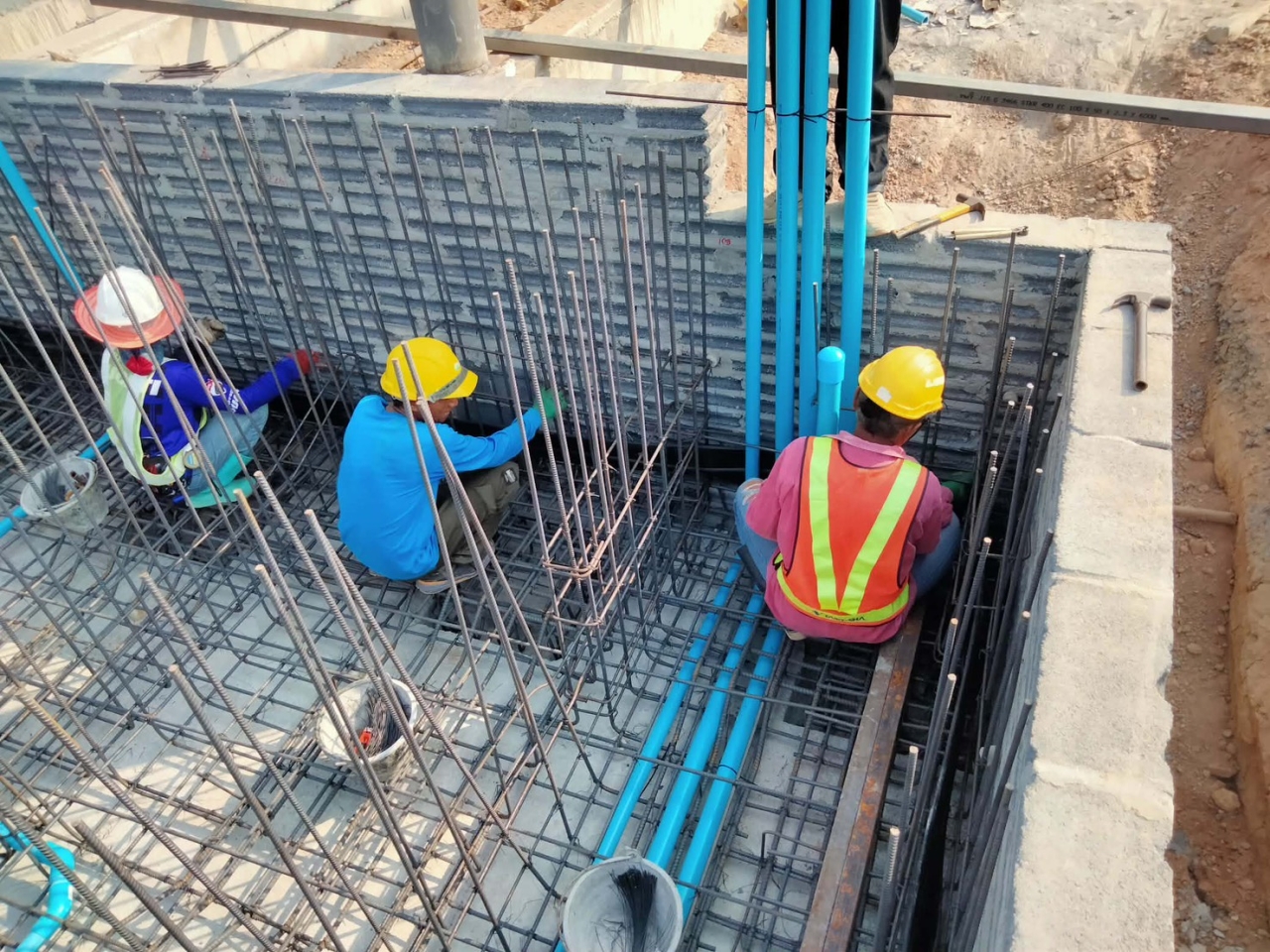 S__30163167_0.jpg - งานก่อสร้างบ้านหรูพร้อมสระว่ายน้ำ | https://tnc-design.com