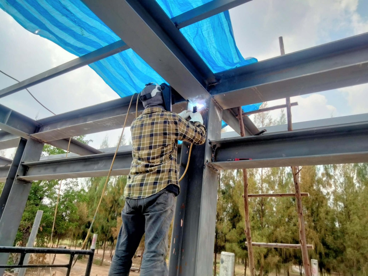 S__30163168_0.jpg - งานก่อสร้างบ้านหรูพร้อมสระว่ายน้ำ | https://tnc-design.com