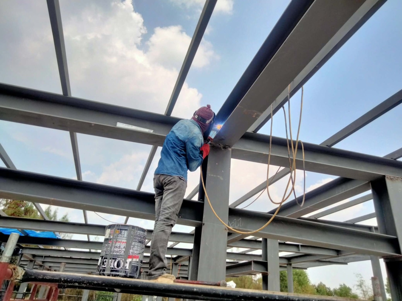 S__30163170_0.jpg - งานก่อสร้างบ้านหรูพร้อมสระว่ายน้ำ | https://tnc-design.com