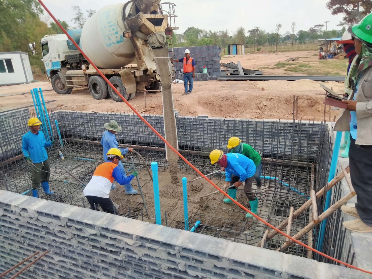 S__30163173_0.jpg - งานก่อสร้างบ้านหรูพร้อมสระว่ายน้ำ | https://tnc-design.com