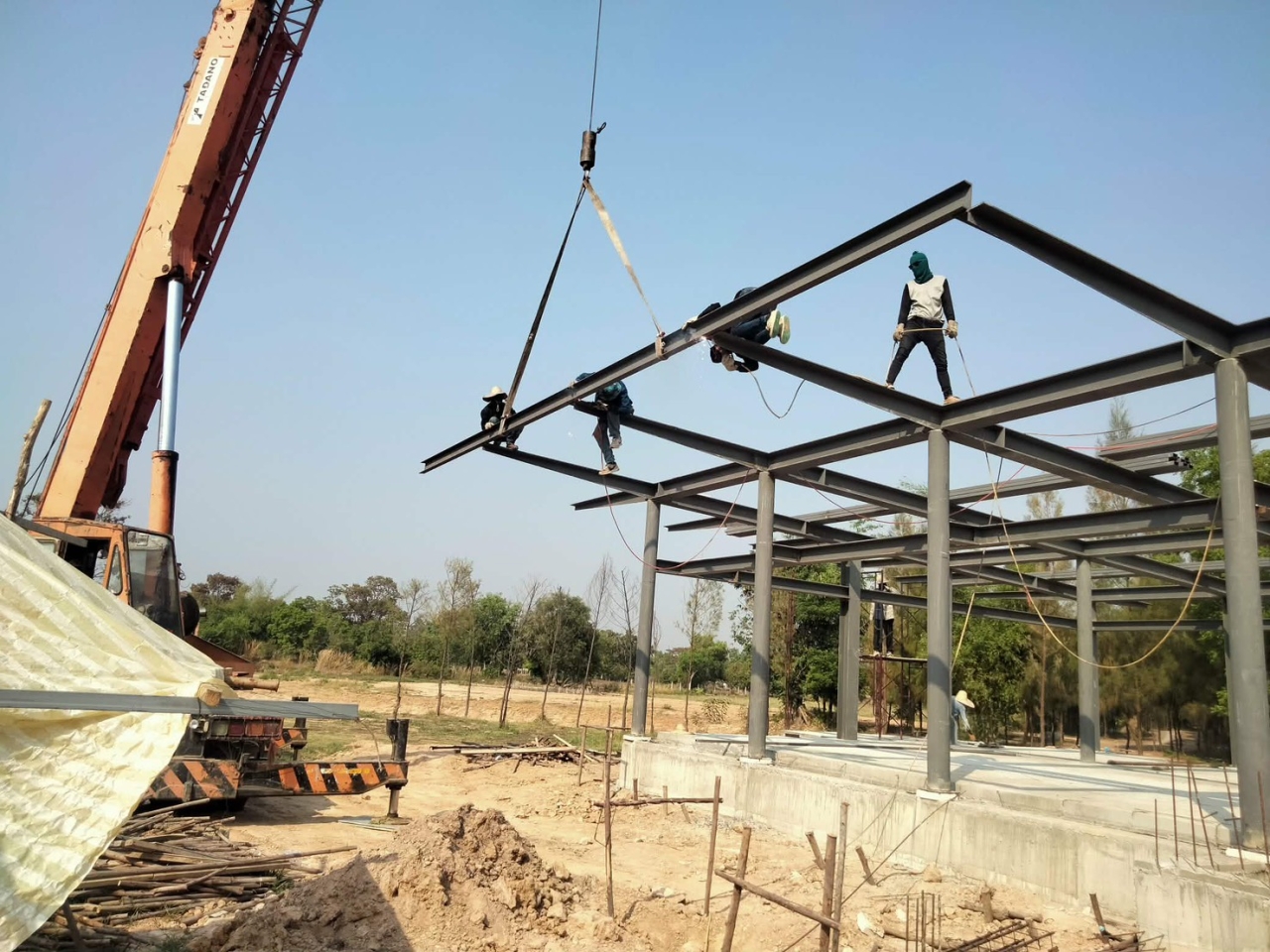 S__30163176_0.jpg - งานก่อสร้างบ้านหรูพร้อมสระว่ายน้ำ | https://tnc-design.com