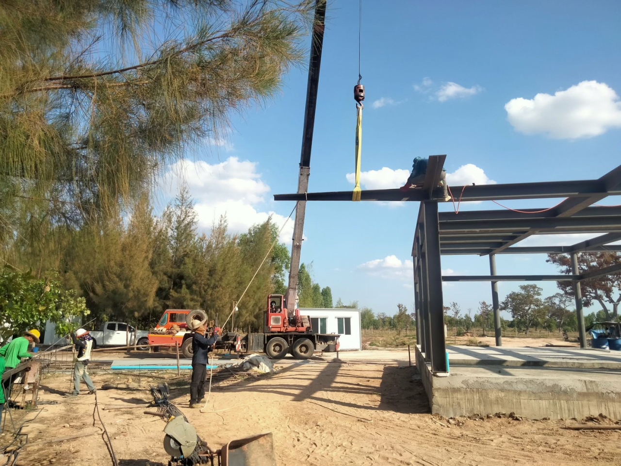 S__30163183_0.jpg - งานก่อสร้างบ้านหรูพร้อมสระว่ายน้ำ | https://tnc-design.com