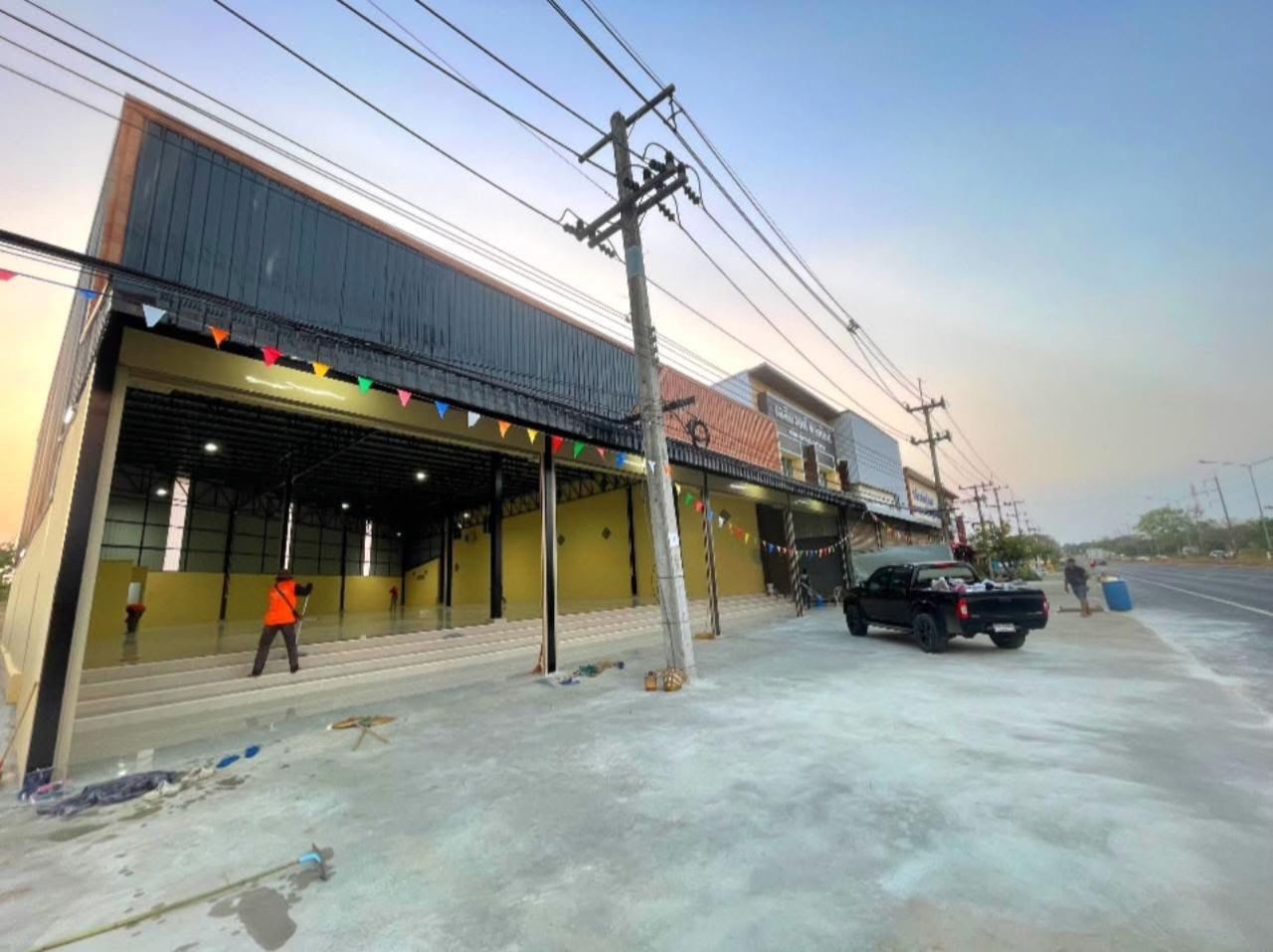 S__30163083_0.jpg - งานก่อสร้างโกดังกระจ่ายสินค้า | https://tnc-design.com